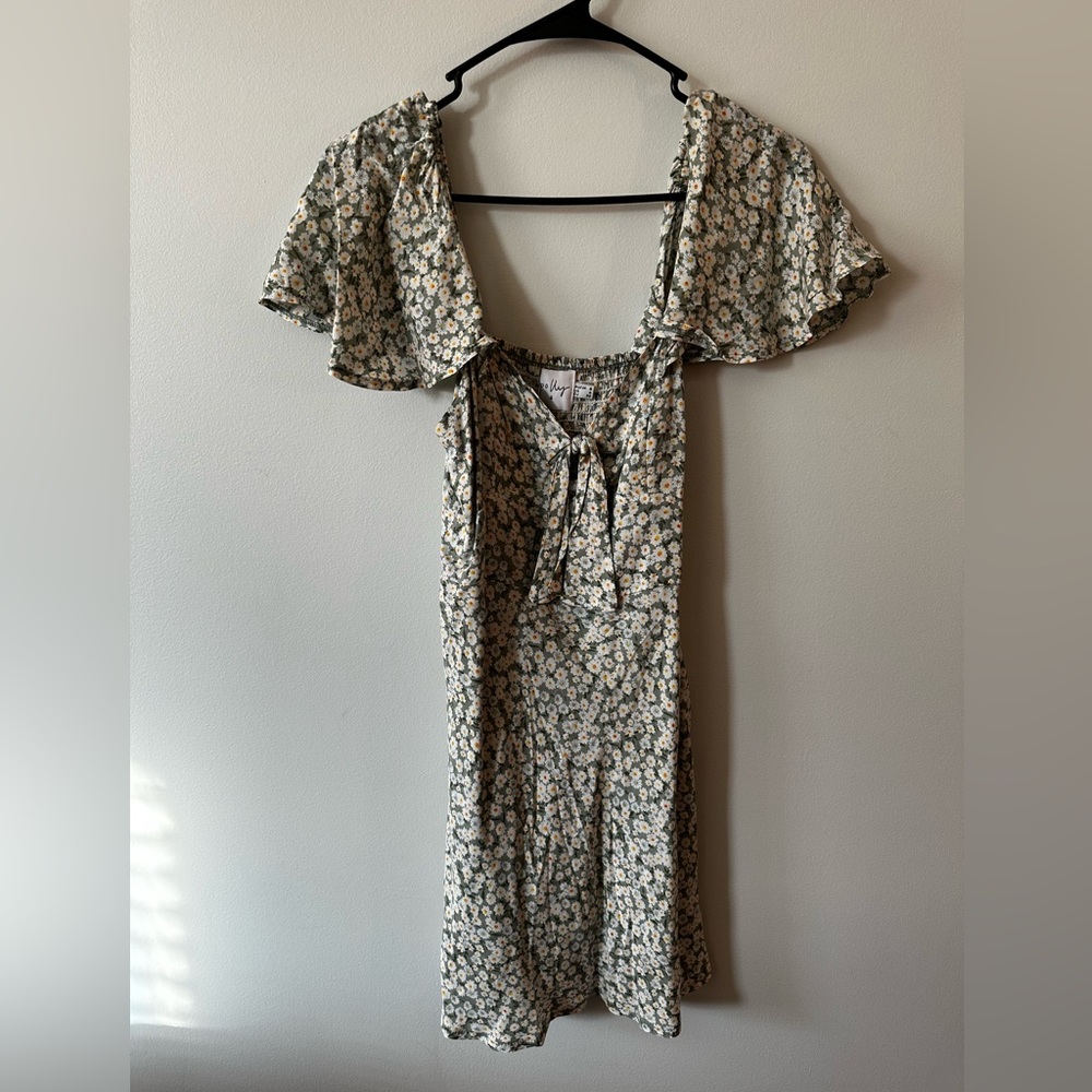 Green flower dress with knot in front